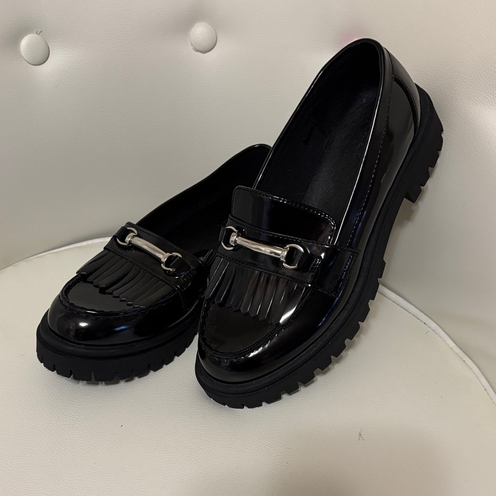 Old Navy Black Glossy Loafers